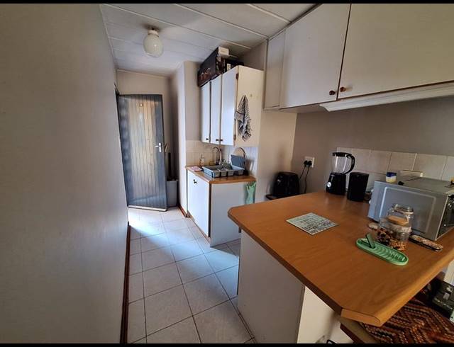 1 BEDROOM PROPERTY TO RENT IN DIE BULT